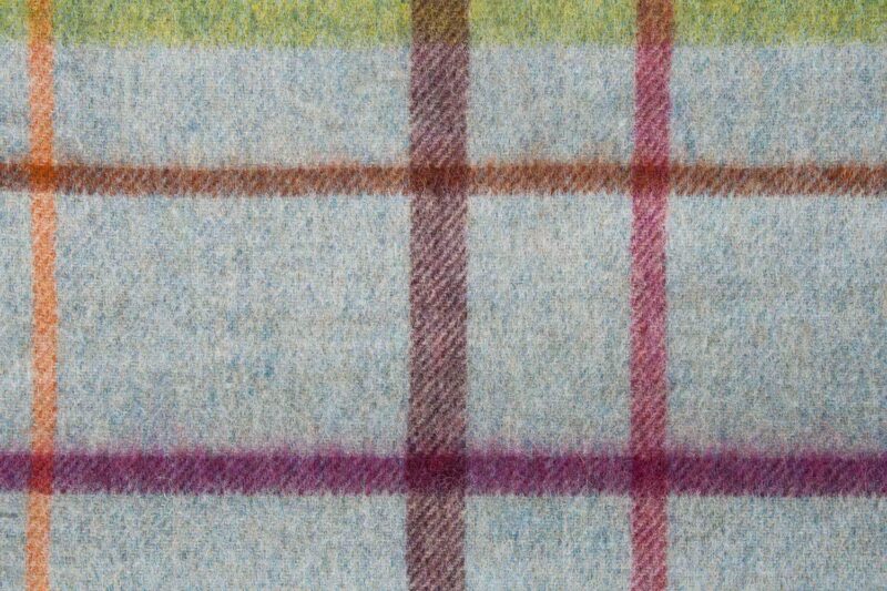 BR-TLB-Bronte-Tartan-Lichtblauw-wollen-dekentje