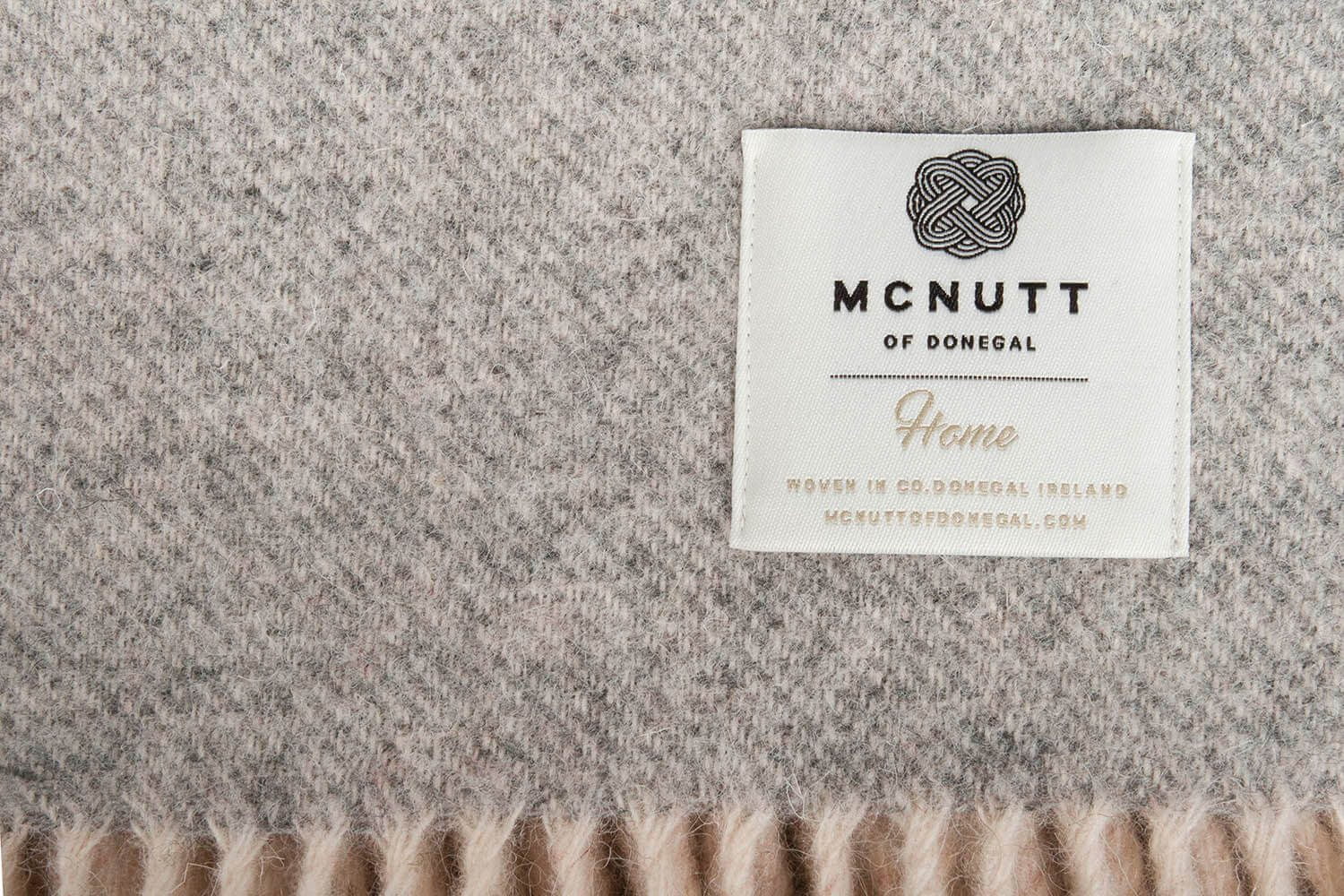 McNutt-plaid-Banen-gekleurd-grijs-wollen-dekentje
