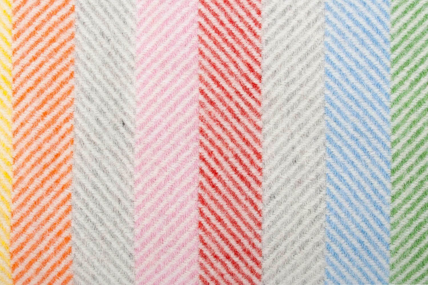 TM-SRG-Strepen-breed-Regenboog-wollen-dekentje
