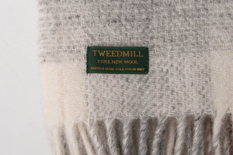 Tweedmill-Streepruit-Roze-Grijs-Wit-wollen-dekentje