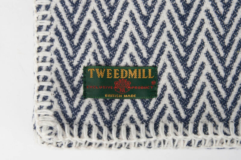 Tweedmill-plaid-VGW-Visgraat-Donkerblauw-wit-katoen-dekentje