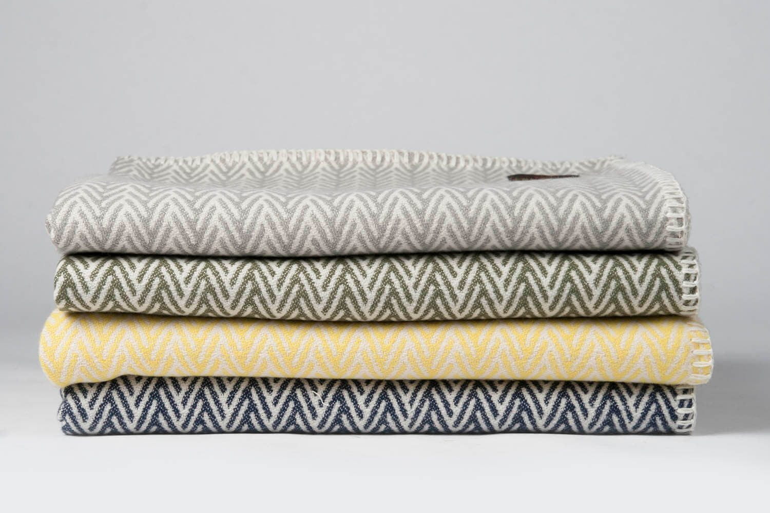 Tweedmill-plaid-Visgraat-katoenen-dekentje-stapel
