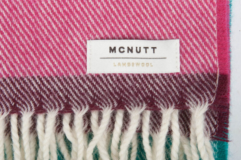 McNutt baby dekentje-Aquamarijn-roze-wollen-dekentje