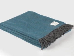 McNutt plaid - effen - Turqoise aquablauw-Reversible-grijs-wollen-dekentje