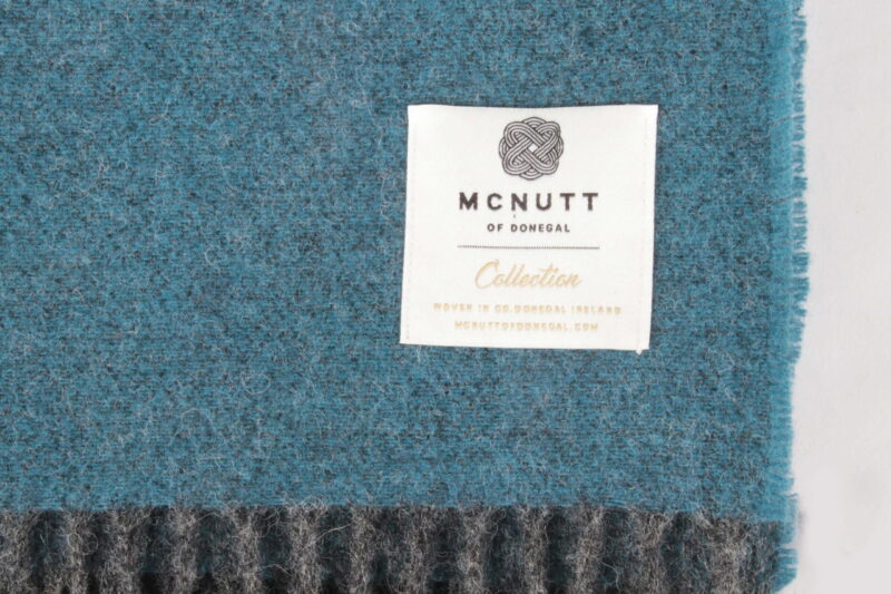 McNutt plaid - effen - Turqoise aquablauw-Reversible-grijs-wollen-dekentje