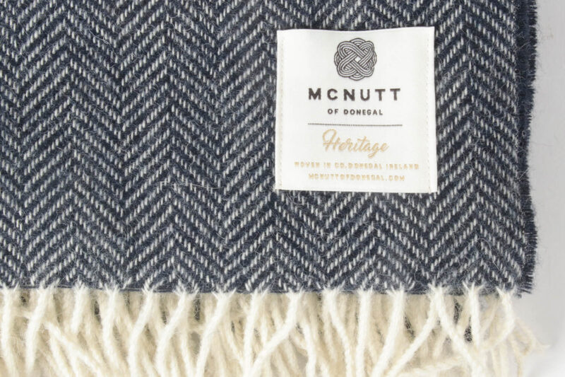 McNutt plaid - visgraat - Donkerblauw-wollen-dekentje