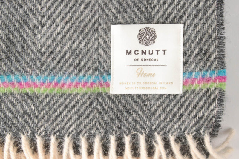 McNutt plaid - visgraat - Donkergrijs Biesje-wollen-dekentje