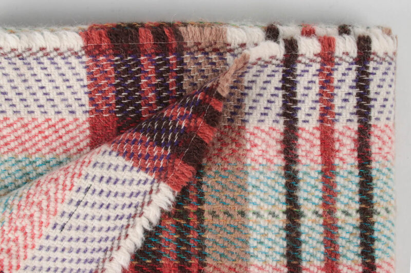 Tweedmill plaid MEDIUM-Recycled wol-Tartan-Beige rood-wollen-dekentje