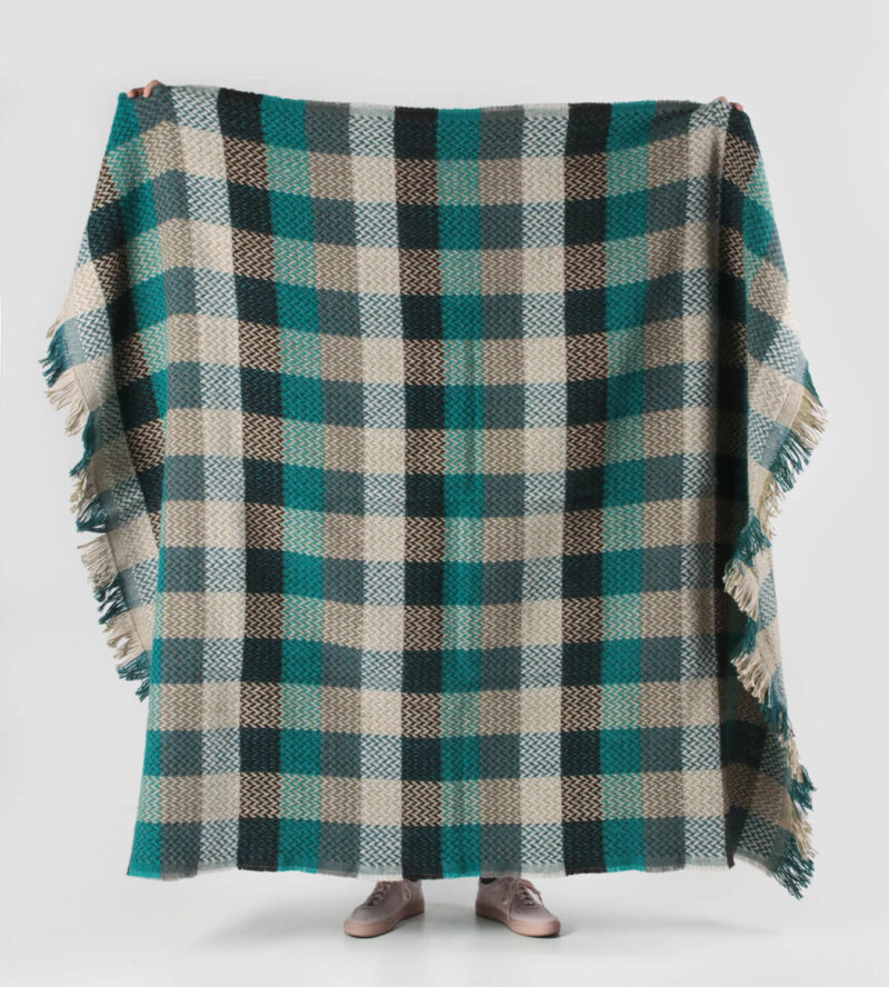 Tweedmill plaid XL-Recycled wol-Blokken-Turquoise-beige-wollen-dekentje