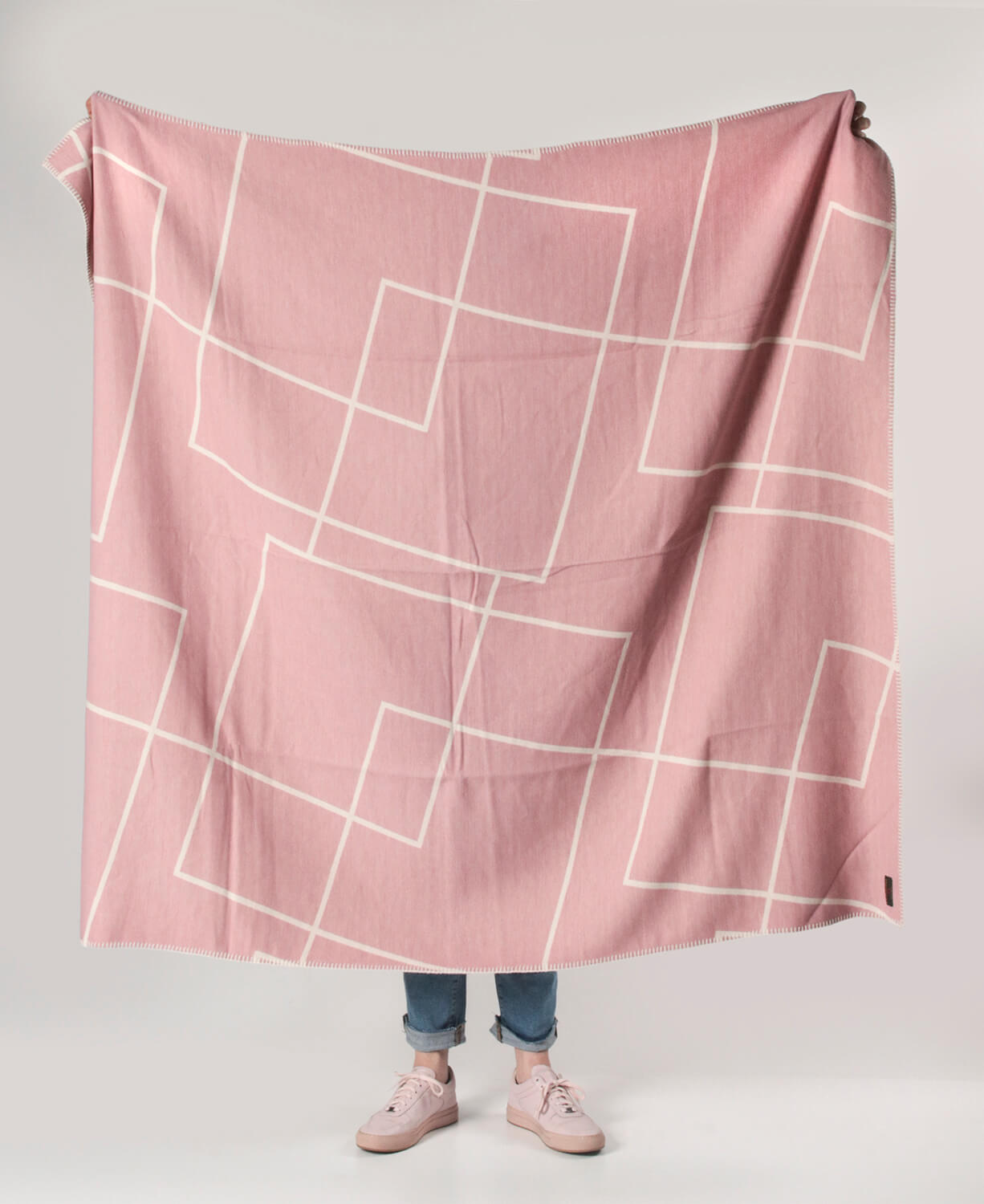 Tweedmill-Lijnen vierkanten Roze-Wit-katoenen-dekentje-plaid
