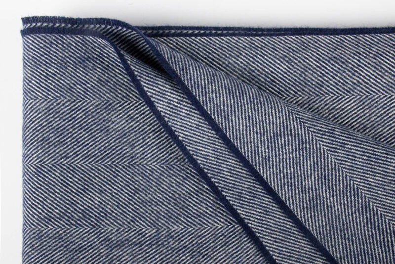 McNutt-plaid XL -lamswol-visgraat-Donkerblauw-wit-wollen-dekentje