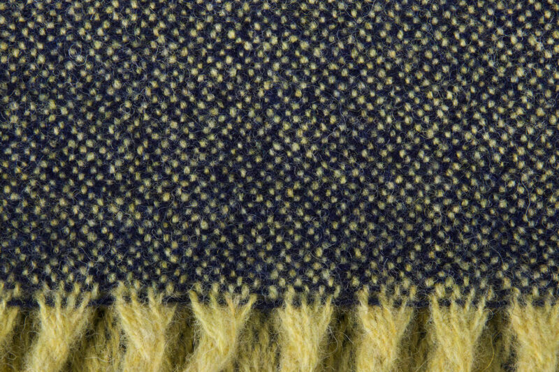 McNutt-plaid lamswol-effen-Donkerblauw geel-Reversible-wollen-dekentje