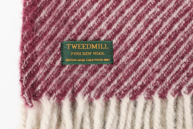 Tweedmill-Diagonaal gestreept -Paars-wollen-dekentje-plaid