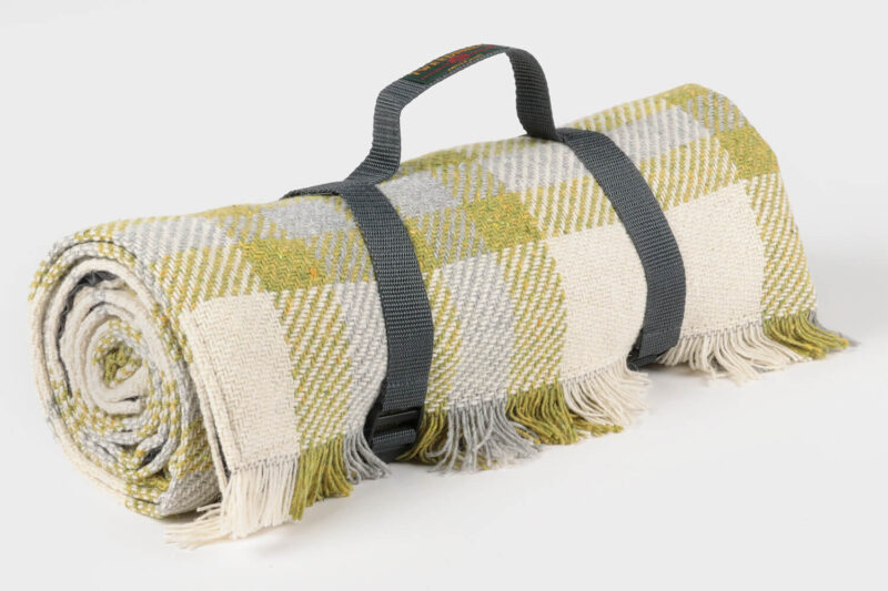 Tweedmill-Picknickkleed-wol-Tartan-Appelgroen-beige-grijs-waterdicht