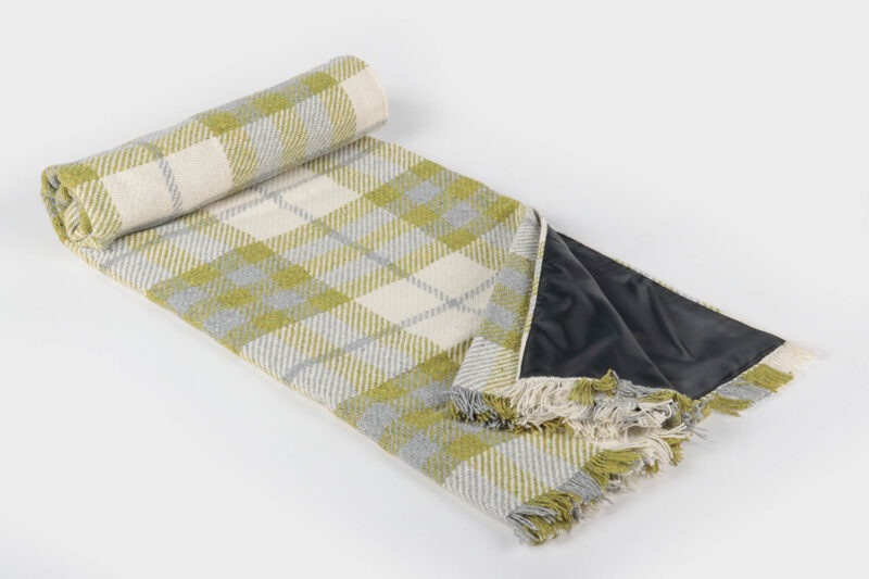 Tweedmill-Picknickkleed-wol-Tartan-Appelgroen-beige-grijs-waterdicht