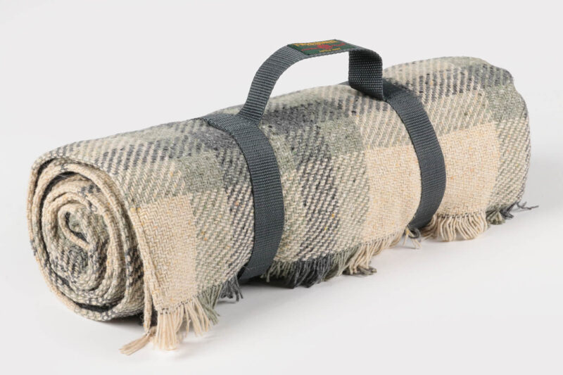 Tweedmill-Picknickkleed-wol-Tartan-beige-grijs-waterdicht