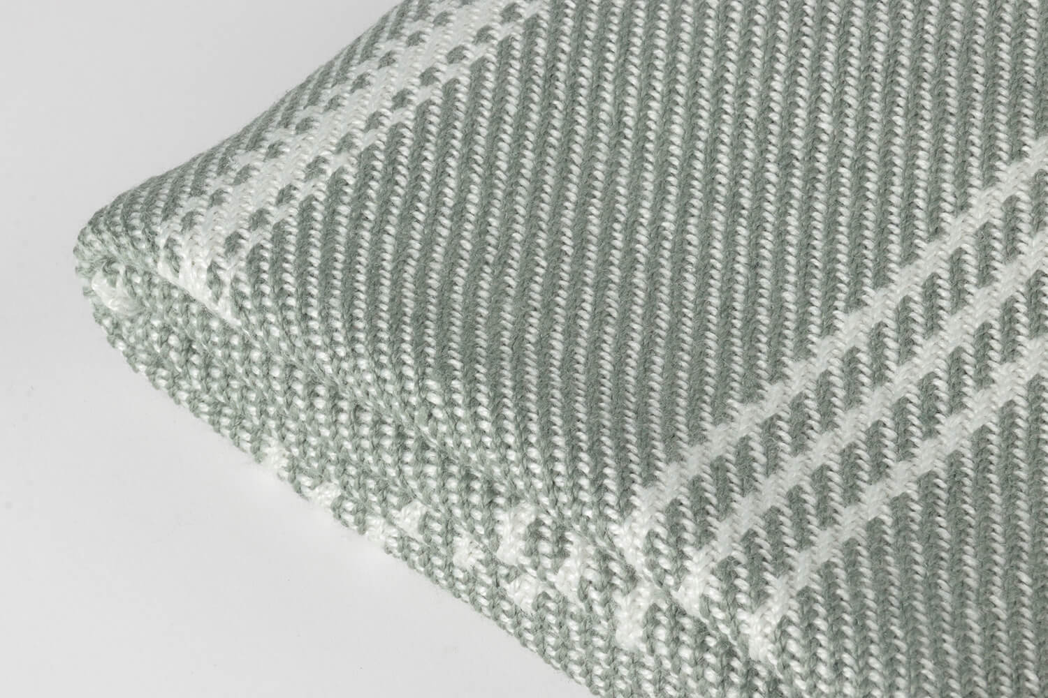 Weaver green plaid XL-Recycled-Strepen Oxford stripes-Grijsgroen wit-wollen-dekentje