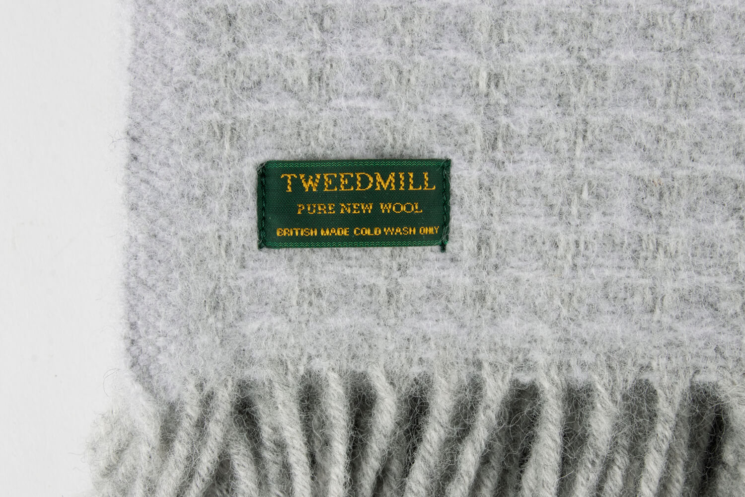 Tweedmill-Treetop-Lichtgrijs-wollen-dekentje-plaid