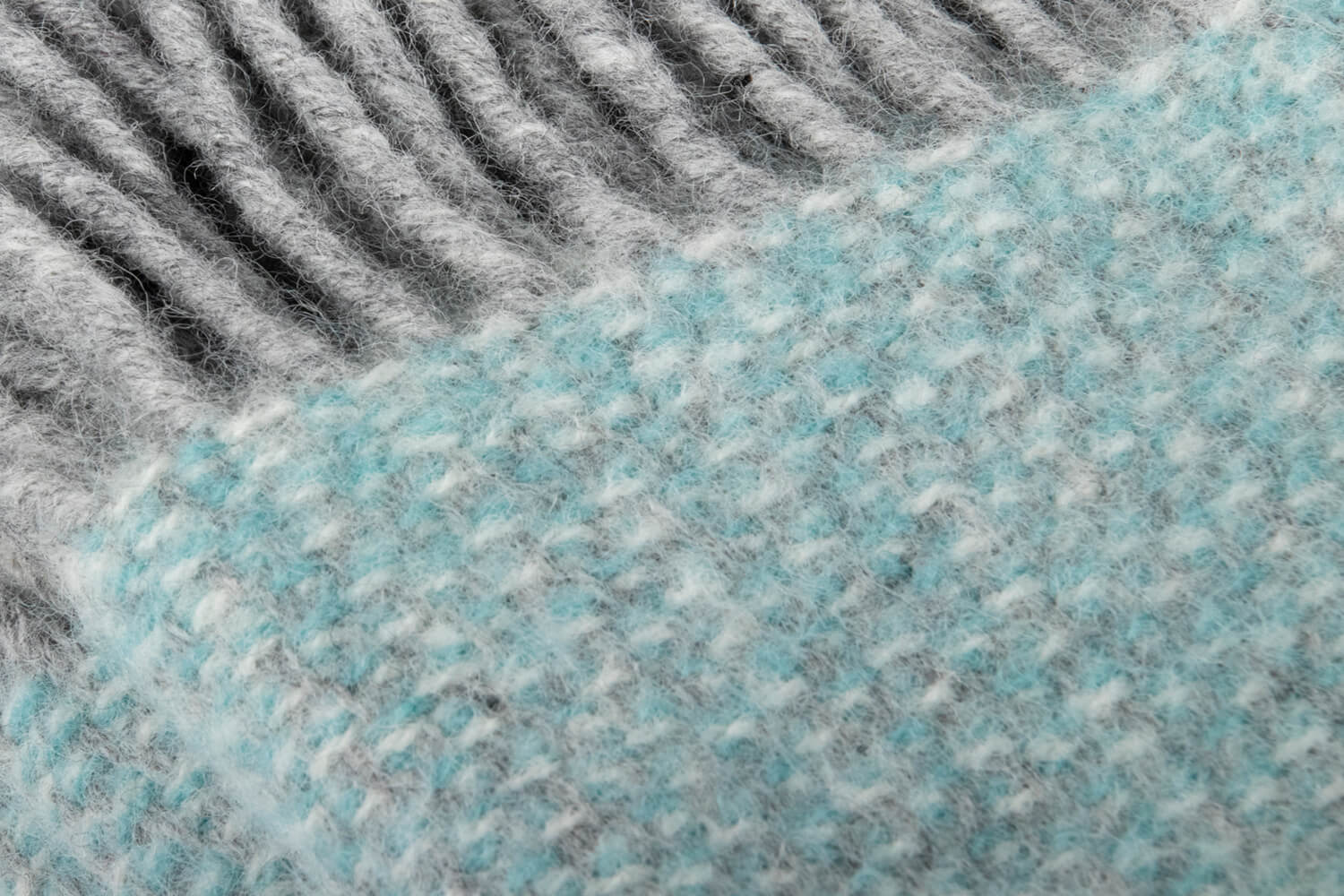 Tweedmill plaid-Gemeleerd-Lichtblauw-Grijs-wollen-dekentje-a