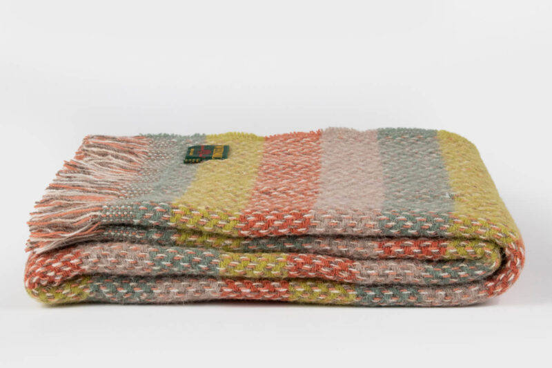 Tweedmill plaid XL-Recycled wol-Strepen-Groen beige-wollen-dekentje-a