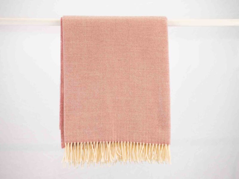 McNutt Merino Dekentje Visgraat Oud roze-2