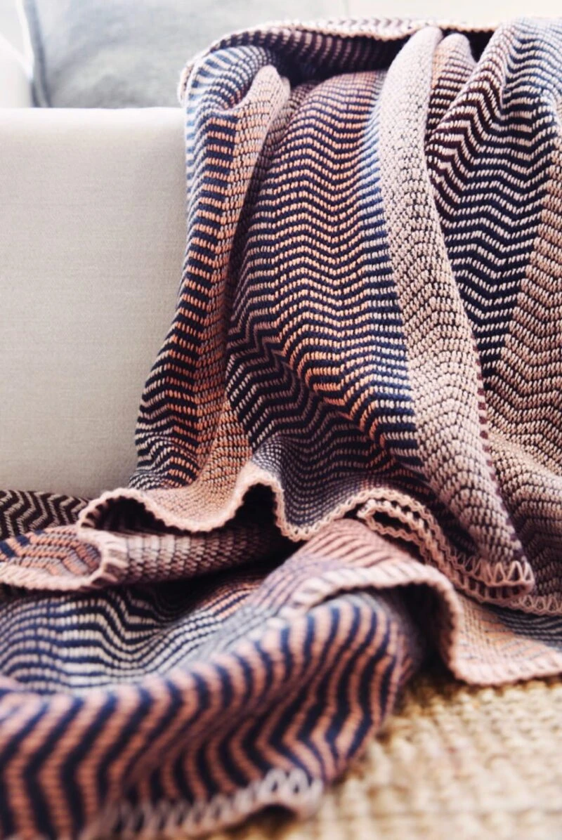 Røros -Wollen Plaid - "Bij het vuur" Blauw Beige Bruin