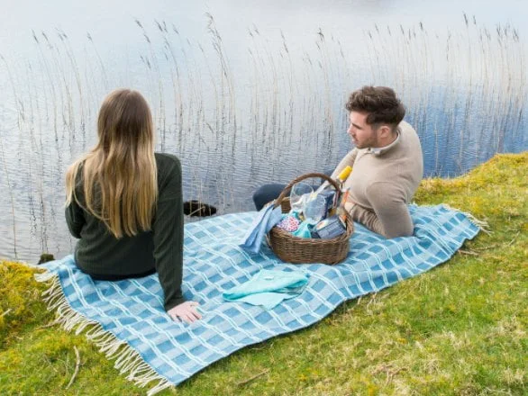 McNutt picknick aquamarine