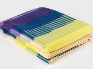 RØROS “ÅSMUND GRADIENT” – SCHEERWOLLEN PLAID – GEEL VIOLET