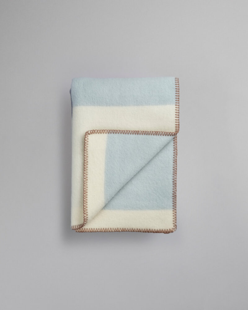 Røros “Bergstaden” – Wollen Plaid – Beige Blauw