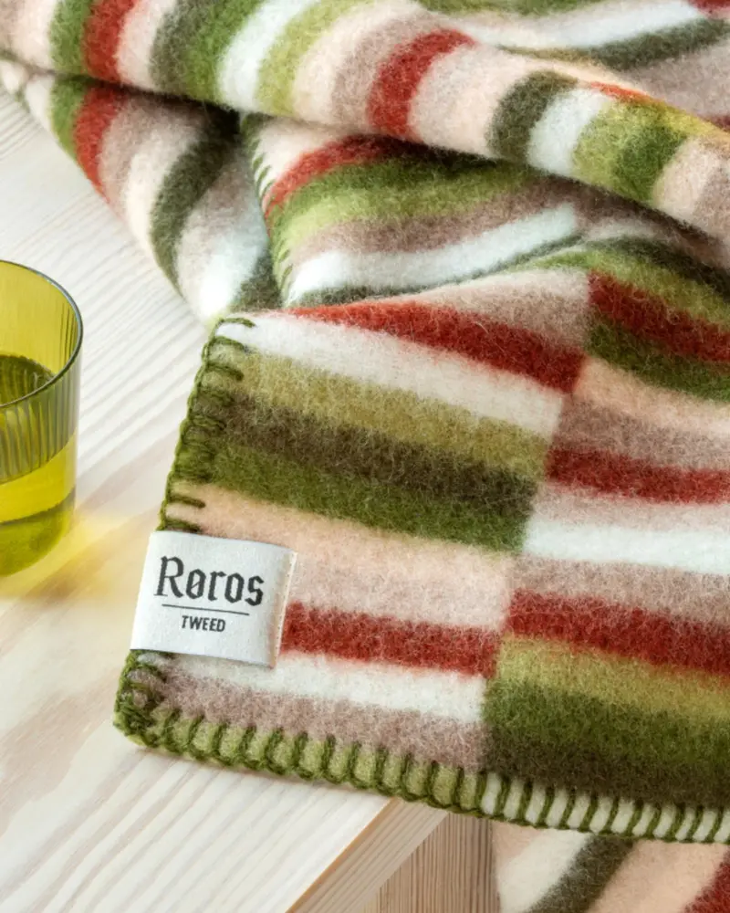 Røros “Ida” – Wollen Plaid – Olijf/Rood